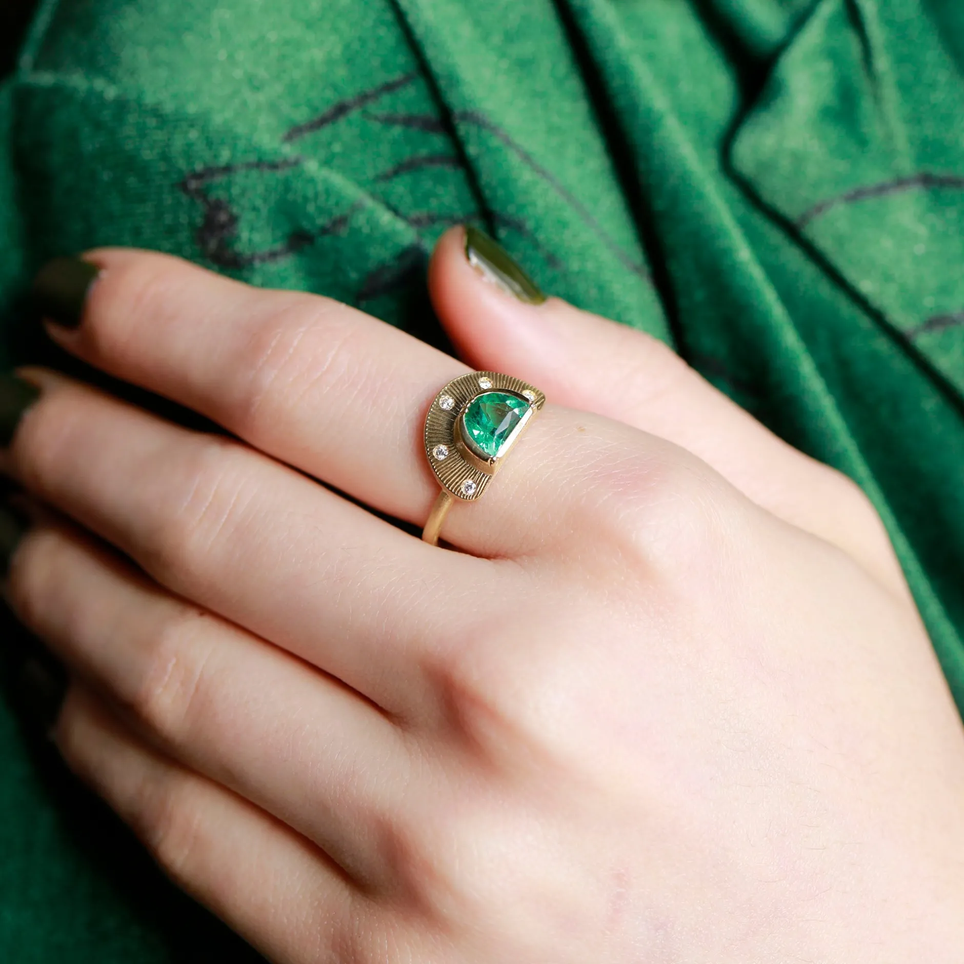 ENGRAVED HALF MOON STARLIGHT EMERALD RING^Brooke Gregson Hot