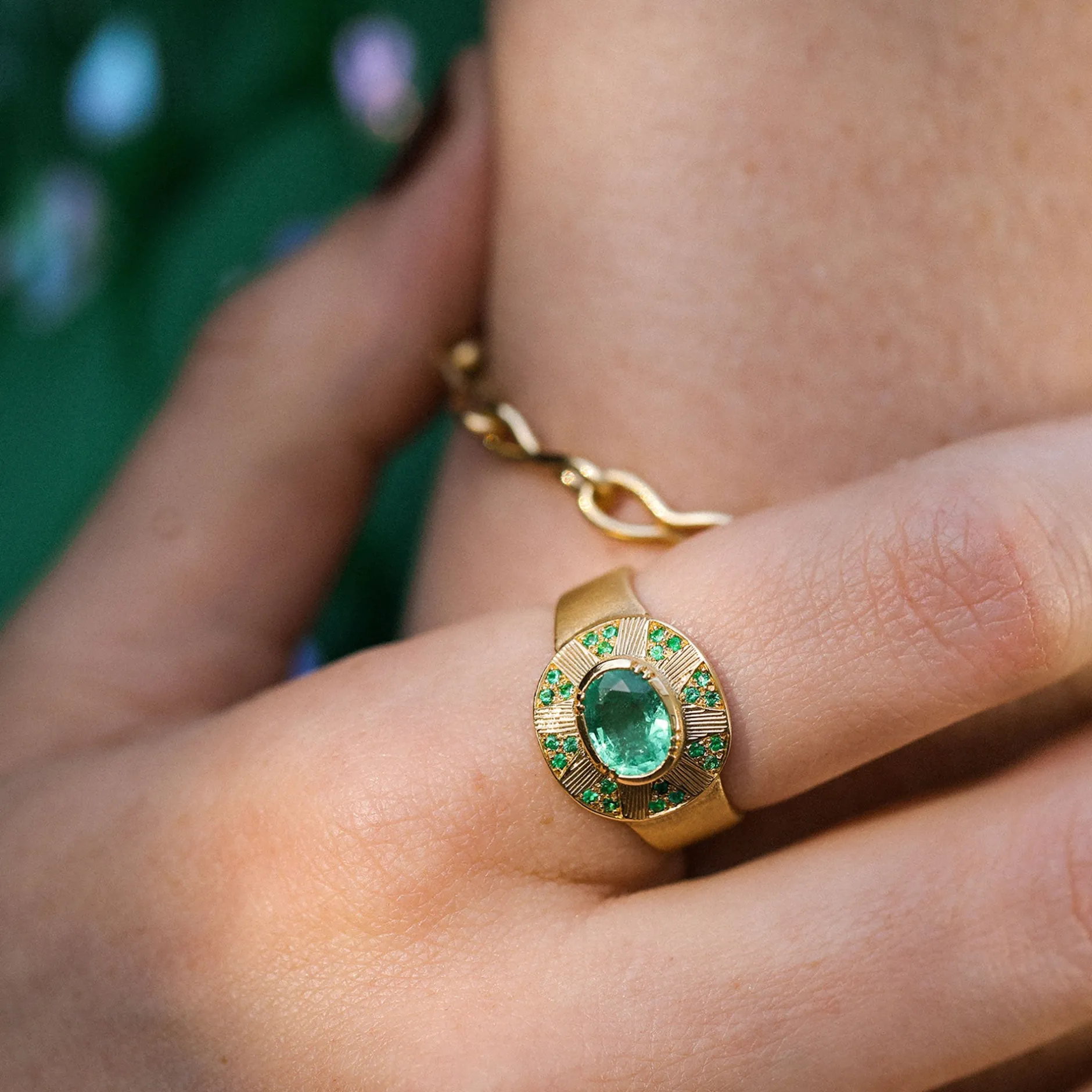 TALISMAN SHIELD EMERALD ENGRAVED RING^Brooke Gregson Outlet